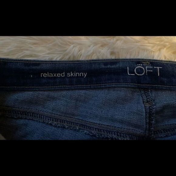 EUC Loft relaxed skinny jeans size 27 - Picture 4 of 9